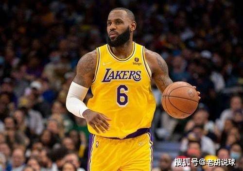 布伦森38分字母32+13尼克斯终结雄鹿7连胜　NBA圣诞大战，尼克斯主场迎战雄鹿，尼克斯目前16胜12负排在东部第6位，雄鹿则是一波7连胜，22胜7负高居东部次席，两队两天前有过交锋，雄鹿轻松取胜。